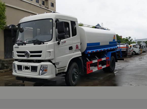 12����ˮ܇�S�҃r(ji��)�񣬖|�L(f��ng)12��늄�(d��ng)܇�N�ۣ�����12����ˮ܇�N�۹�˾