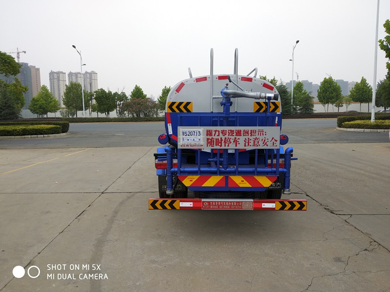 東風5噸灑水車圖片 東風5噸灑水車圖片