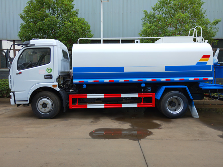 樂山灑水車廠家 樂山灑水車廠家