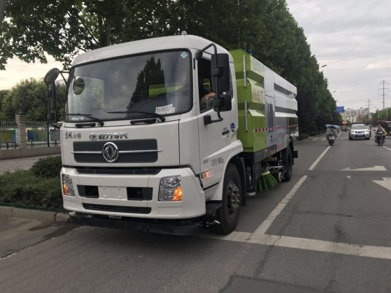 東風(fēng)天錦高端洗掃車 東風(fēng)天錦高端洗掃車