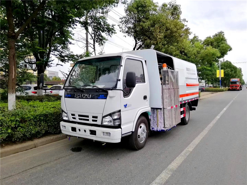 慶鈴五十鈴護(hù)欄清洗車-護(hù)欄清洗車價(jià)格報(bào)價(jià)-程力廠家直銷 慶鈴五十鈴護(hù)欄清洗車-護(hù)欄清洗車價(jià)格報(bào)價(jià)-程力廠家直銷