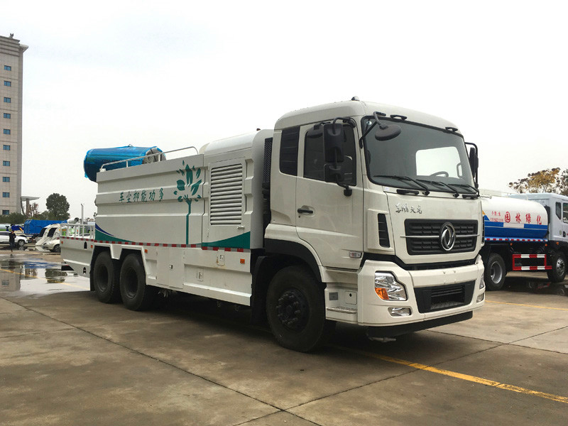 一輛多功能灑水車 一輛多功能灑水車