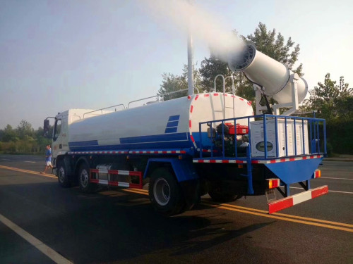 工地上用的灑水車 工地上用的灑水車