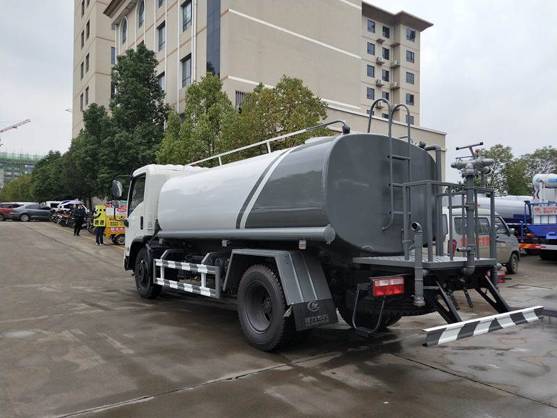 東風灑水車報價詳情咨詢電話 東風灑水車報價詳情咨詢電話