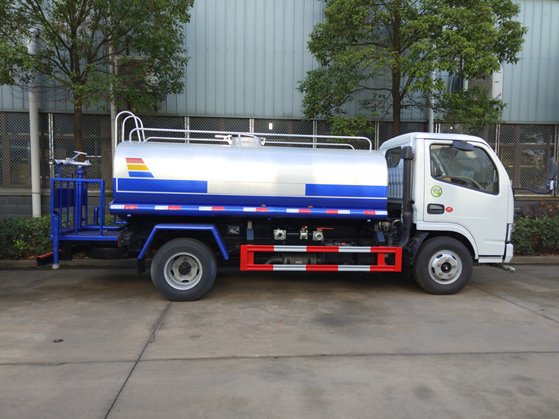 程力灑水車廠家,5噸灑水車多少錢,國(guó)六灑水車價(jià)格 程力灑水車廠家,5噸灑水車多少錢,國(guó)六灑水車價(jià)格