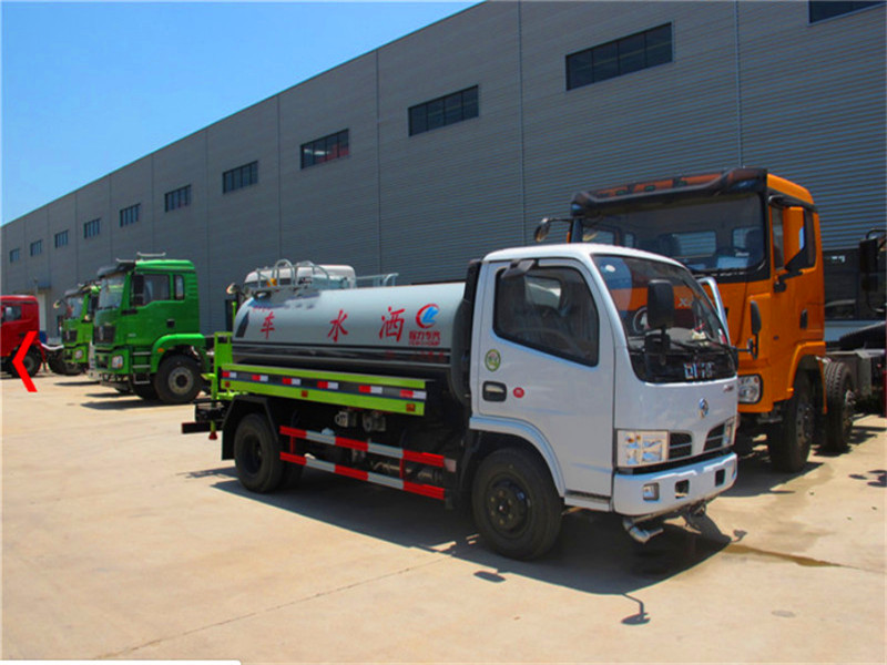 湖北程力5噸灑水車!昨天又一臺(tái)5噸灑水車交付廣東客戶 湖北程力5噸灑水車!昨天又一臺(tái)5噸灑水車交付廣東客戶