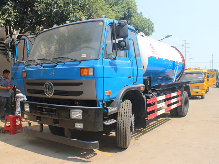 東風(fēng)御虎10噸吸污車配置-湖北程吸污車廠家直銷 東風(fēng)御虎10噸吸污車配置-湖北程吸污車廠家直銷