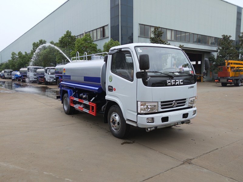 東風5方灑水車廠家 福瑞卡5噸灑水車 朝柴4100發動機灑水車價格 東風5方灑水車廠家 福瑞卡5噸灑水車 朝柴4100發動機灑水車價格