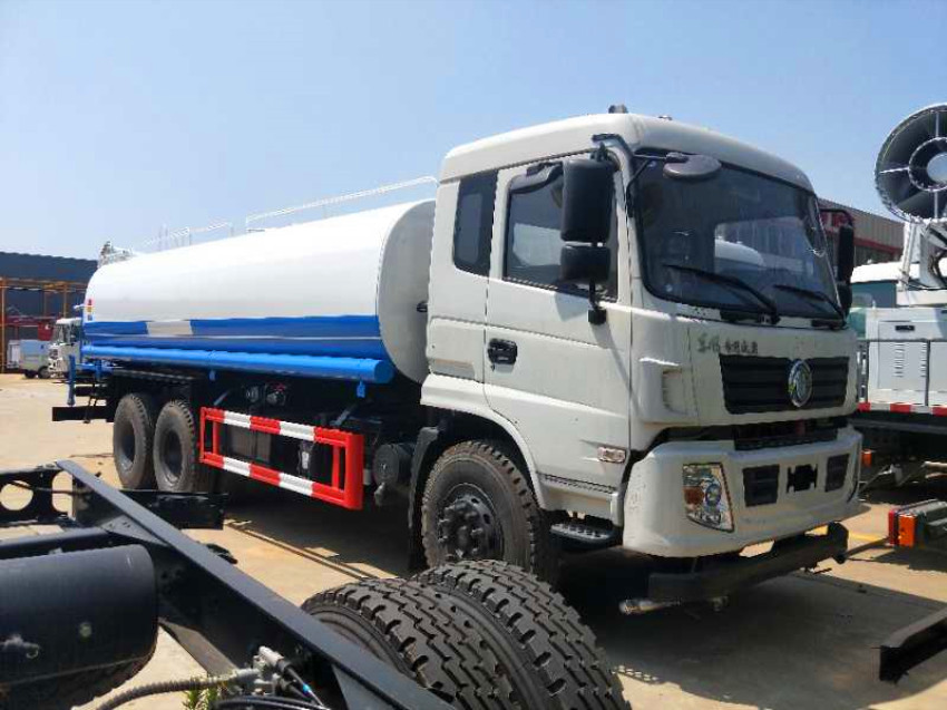 在哪買東風(fēng)5噸灑水車-灑水車-小型環(huán)衛(wèi)灑水車價(jià)格 在哪買東風(fēng)5噸灑水車-灑水車-小型環(huán)衛(wèi)灑水車價(jià)格