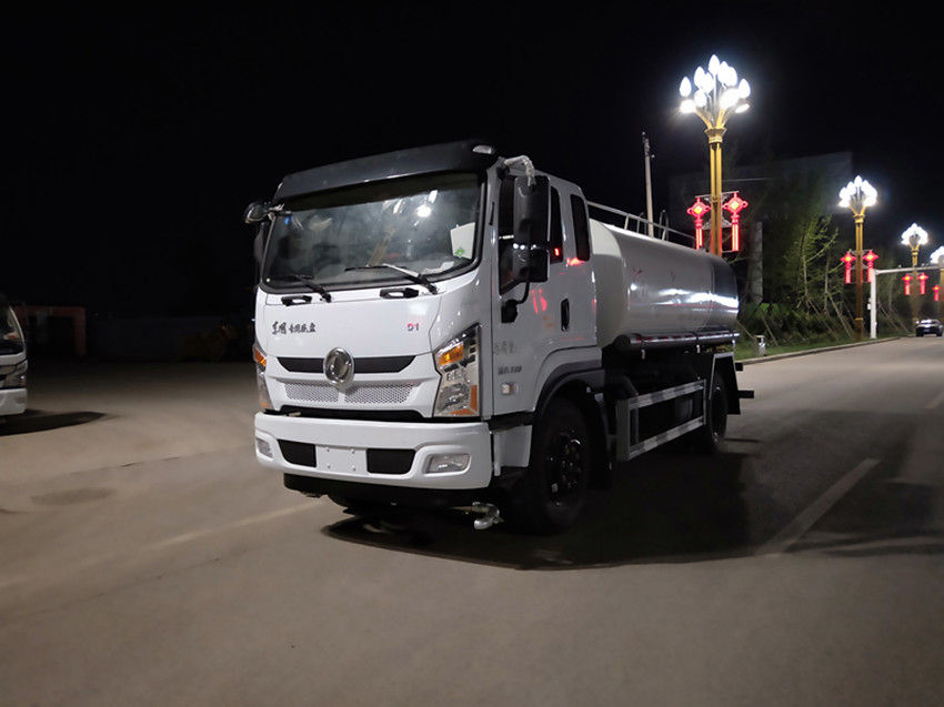 新東日牌YZR5161GSSG6型灑水車-灑水車-程力集團 新東日牌YZR5161GSSG6型灑水車-灑水車-程力集團