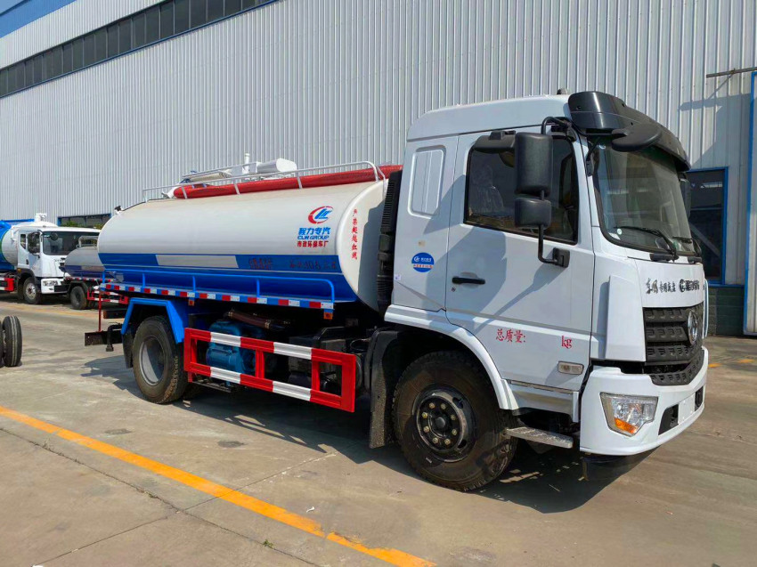 如何延長吸糞車電瓶的使用壽命-東風吸糞車廠家銷售 如何延長吸糞車電瓶的使用壽命-東風吸糞車廠家銷售