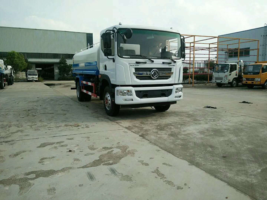 東風(fēng)15噸灑水車(chē)專用配置-灑水車(chē)-東風(fēng)15噸灑水車(chē)廠家直銷(xiāo) 東風(fēng)15噸灑水車(chē)專用配置-灑水車(chē)-東風(fēng)15噸灑水車(chē)廠家直銷(xiāo)