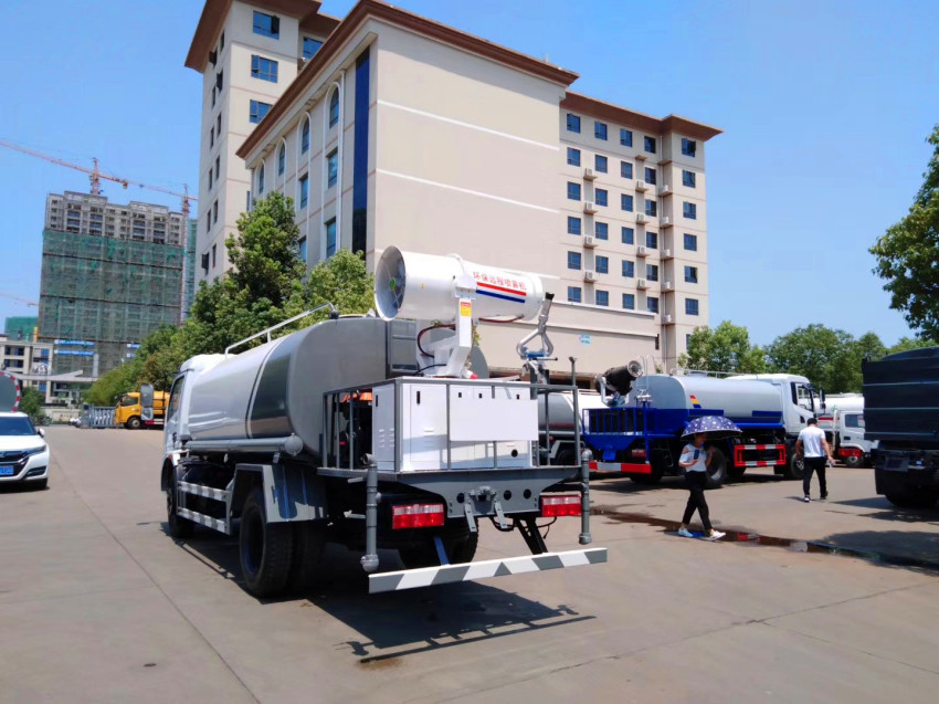 東風(fēng)福瑞卡灑水車(chē)罐體容積9.2噸-灑水車(chē)-9.2噸灑水車(chē)廠(chǎng)家直銷(xiāo) 東風(fēng)福瑞卡灑水車(chē)罐體容積9.2噸-灑水車(chē)-9.2噸灑水車(chē)廠(chǎng)家直銷(xiāo)