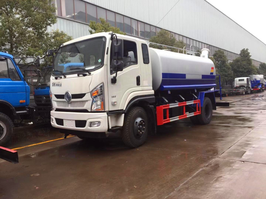 十方灑水車 十方灑水車