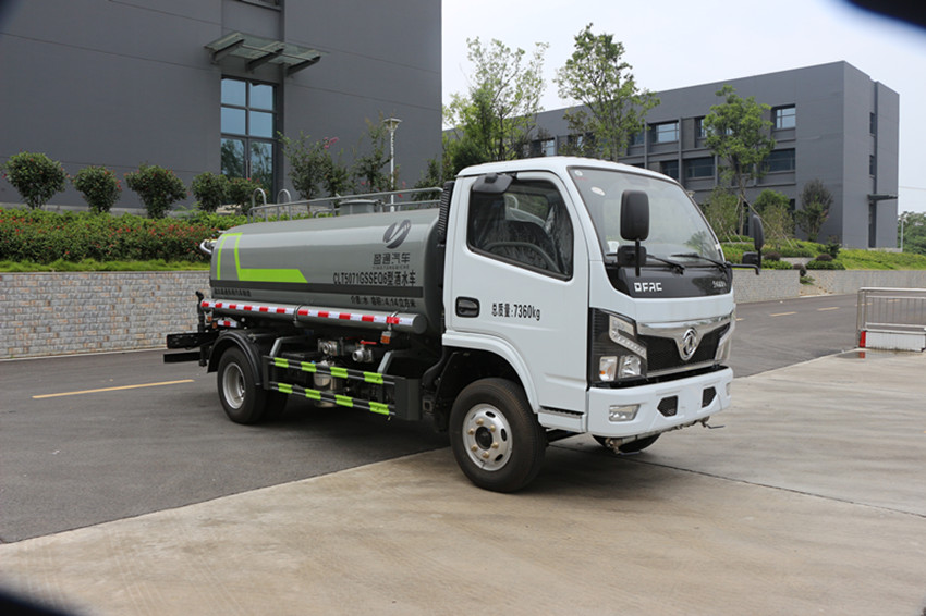 藍(lán)牌灑水車(chē)大概多少錢(qián)一輛-藍(lán)牌灑水車(chē)廠家價(jià)格報(bào)價(jià)-湖北盈通 藍(lán)牌灑水車(chē)大概多少錢(qián)一輛-藍(lán)牌灑水車(chē)廠家價(jià)格報(bào)價(jià)-湖北盈通