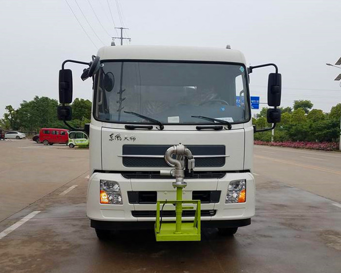 東風(fēng)天錦12方灑水車(chē)已經(jīng)順利交付劉總使用-東風(fēng)天錦12方灑水車(chē)廠(chǎng)家直銷(xiāo) 東風(fēng)天錦12方灑水車(chē)已經(jīng)順利交付劉總使用-東風(fēng)天錦12方灑水車(chē)廠(chǎng)家直銷(xiāo)