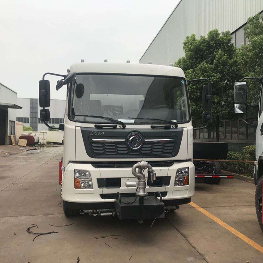 程力15方運水車價格 -東風國六灑水車廠家直銷-湖北灑水車生產(chǎn)廠家 程力15方運水車價格 -東風國六灑水車廠家直銷-湖北灑水車生產(chǎn)廠家