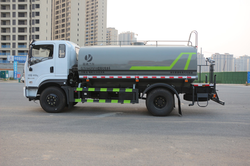 12噸東風霧炮車 12噸東風霧炮車