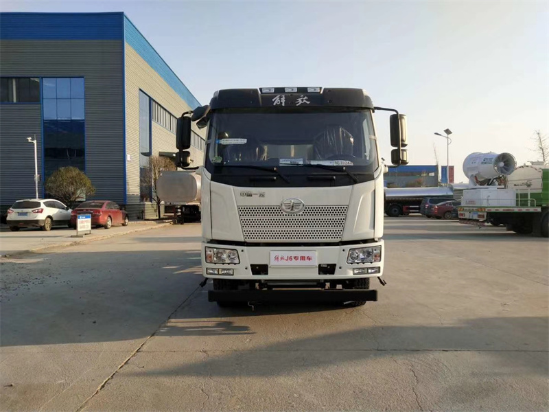 12噸解放霧炮車圖片 12噸解放霧炮車圖片