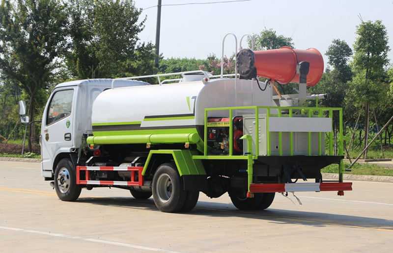 東風(fēng)多利卡5方灑水車(chē) 東風(fēng)多利卡5方灑水車(chē)