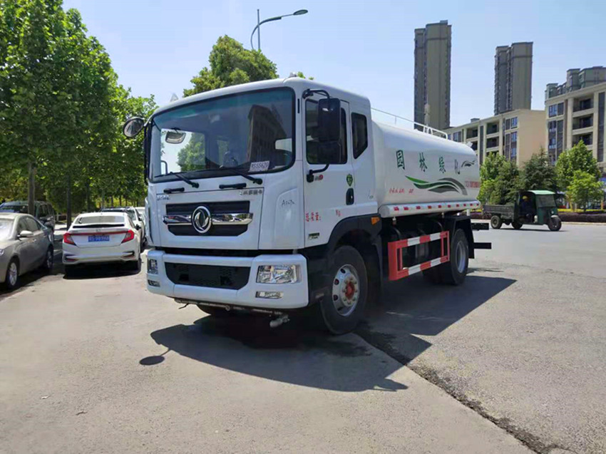 東風15噸灑水車 東風15噸灑水車