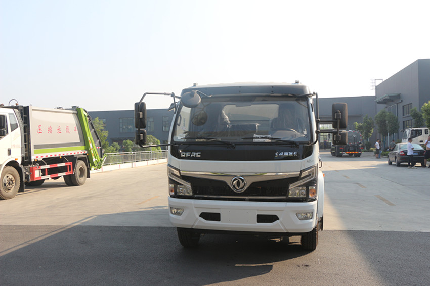 東風(fēng)5方灑水車,9.2方灑水車-東風(fēng)灑水車生產(chǎn)廠家 東風(fēng)5方灑水車,9.2方灑水車-東風(fēng)灑水車生產(chǎn)廠家