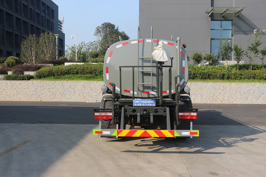 東風(fēng)5方灑水車,9.2方灑水車-東風(fēng)灑水車生產(chǎn)廠家 東風(fēng)5方灑水車,9.2方灑水車-東風(fēng)灑水車生產(chǎn)廠家