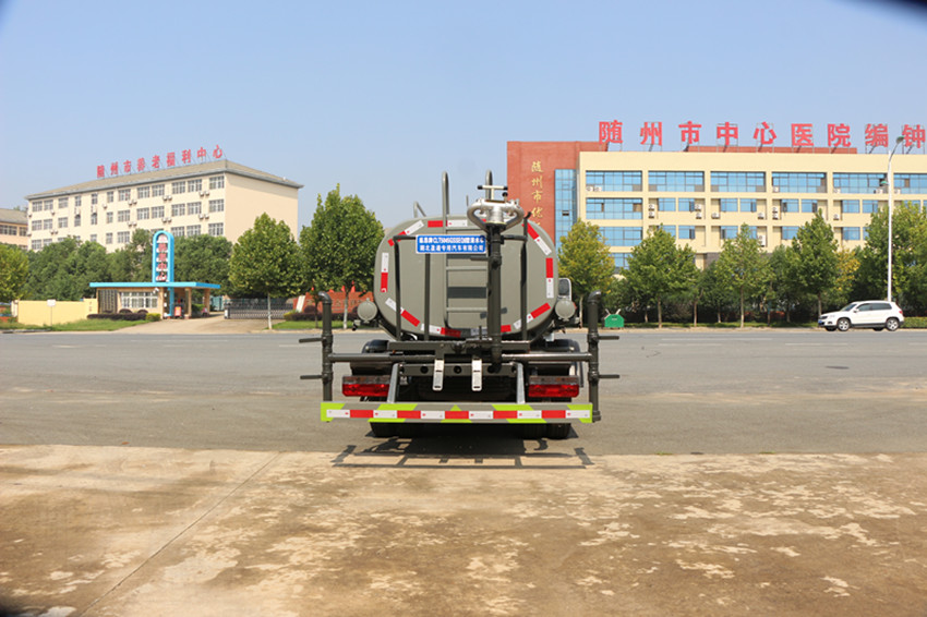 小型灑水車(chē) 小型灑水車(chē)