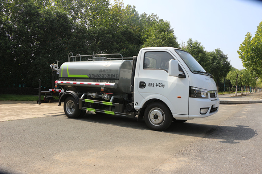 小型灑水車(chē) 小型灑水車(chē)