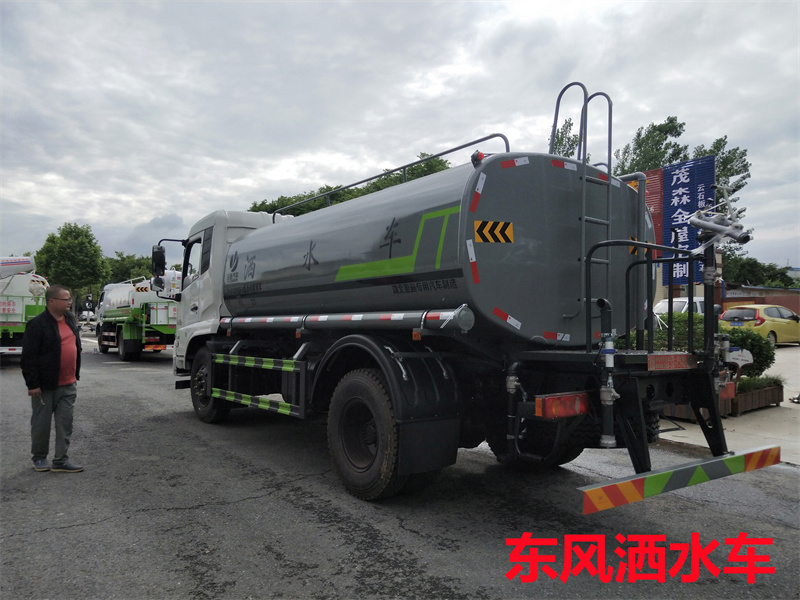 12噸灑水車 12噸灑水車