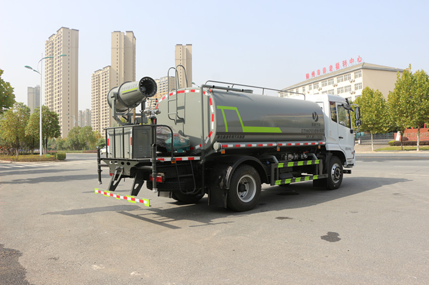 專業(yè)的灑水車 專業(yè)的灑水車