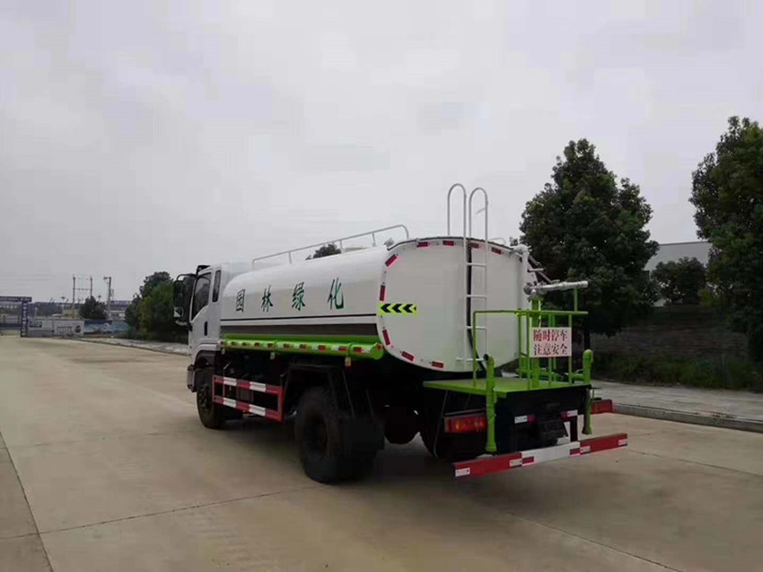 灑水車一臺 灑水車一臺