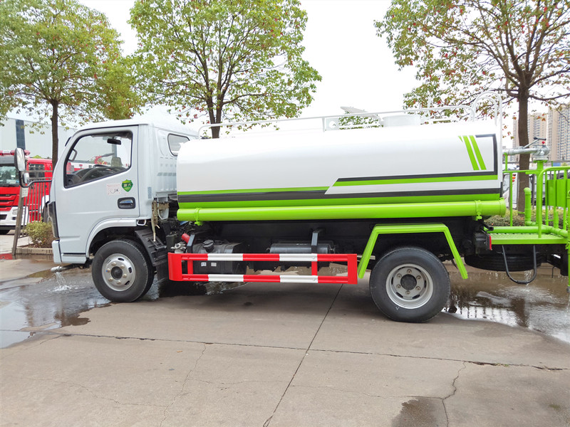 一個(gè)灑水車(chē)多少錢(qián)一輛 一個(gè)灑水車(chē)多少錢(qián)一輛