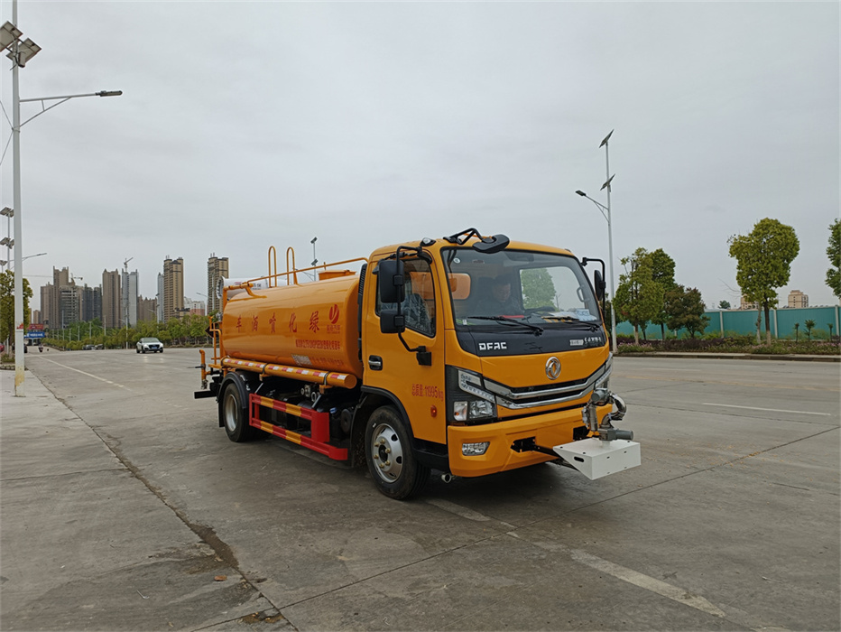 中型灑水車--中型灑水車:解決城市道路清洗與降塵難題的利器 中型灑水車--中型灑水車:解決城市道路清洗與降塵難題的利器