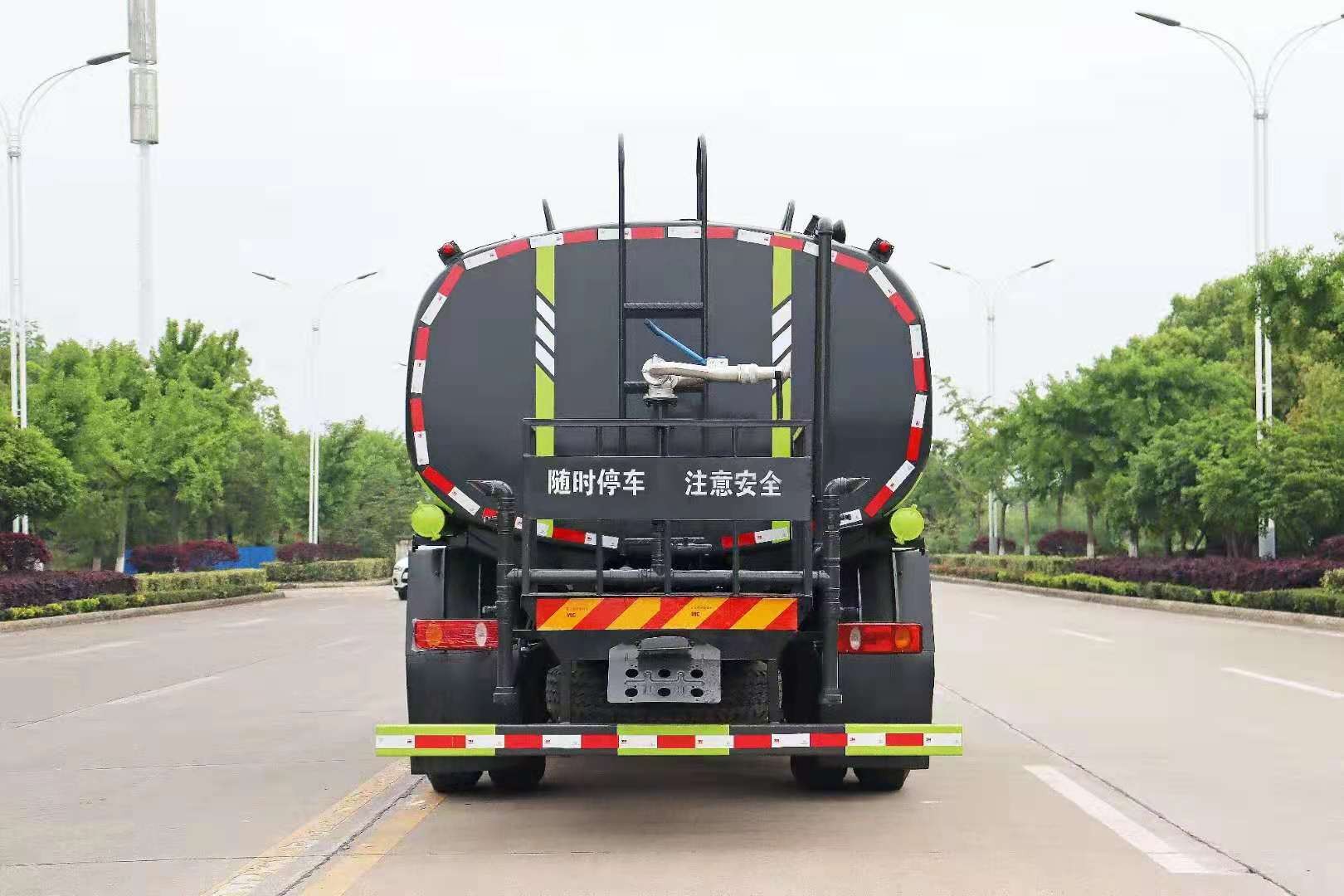 東風(fēng)華神12噸灑水車